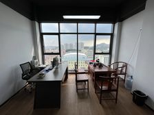 南向!《落地窗户 停车位充足》适用5到8人办公