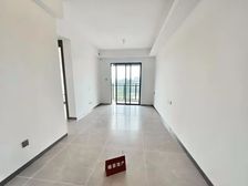 御溪世家 三房 南向 中层 送车位 包税费 价格可谈