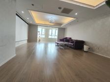 我是本房维护人 看房有钥匙 国贸边上高层南北通透三居三卫