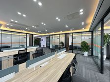 24空调 绿地之窗260平急租 朝向 视野开阔采光好