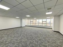 空调自控 !多个隔断 全新装修!可观运河 ! 面积可选!