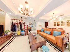 金辉·尊域雅苑:三围超大院子·地上2层,地下一层不算产证面积