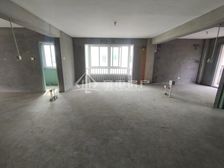 地铁口 四付晓 纯毛坯三房两卫 端头户型 三面采光卫浴全明