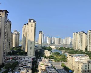 急售 海岸名居 黄金中层 望湖景和江景 三面采光 视野开阔