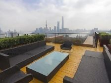 外滩一线江景房俯瞰整个黄浦江,复式送50平米大露台产权车位