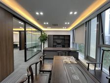 高铁东站 绿地之窗景峰座225平 全套家具 双面采光 视野好