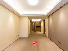 (现房中的新房)一次未住人,直接拎包入住,小区仅这一套了。