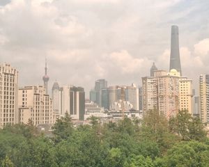 金天地大厦,黄浦老西门地铁口,朝南看东方明珠,低价出售!