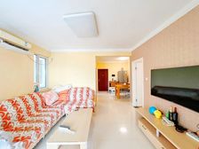 中间大两房 出门康平路小學)有地铁 近商业中心 急卖很优惠