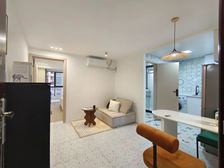 满五年+不靠马路+精装修+户型正气+诚意出售+看房方便