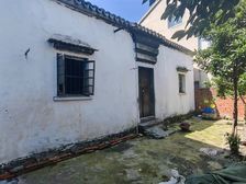 东山雕花楼西侧,三间平房90平,带小院38万