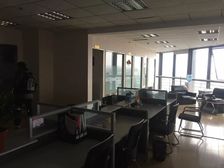 地铁口 东环时代广场 停车方便 采光很好 超低价 户型方正