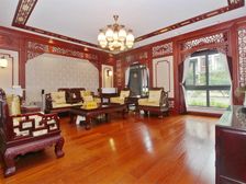 华基江山别墅 前后有花园 使用面积420平 带车库 急售