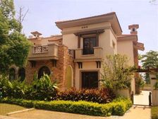 石湾锦绣豪庭别墅 新精装急售 前后带花园 两个车位