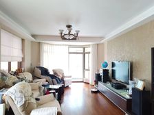 苏州河品质四房,位置正看中心花园跟苏州河,直接拎包入住!