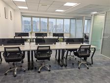 鸿运大厦165平米,精装带.全套家具,拎包入住,4条地铁口