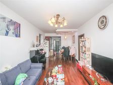 东方广场 2室2厅2卫 精装修 998万元