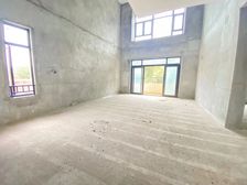 恒大金碧天下四期新接房的叠拼别墅,电梯入户,户型方正采光好