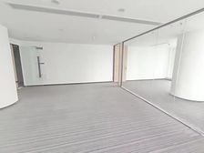 精装修 东岭锡上 停车免费 大面积采光通透 视野开阔 随时看