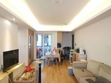 业主急售 万科通透双阳台精装小三房中间楼层