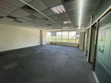 精选推荐)望京SOHO特惠3.5元写字楼精装直租,办公优选