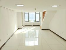 嘉悦广场 精装复式 朝南户型 房间干净整洁 户型方正随时看房