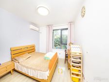 精装修双南 买进价高以满五 河畔旁 看中可谈 14号轨交口。