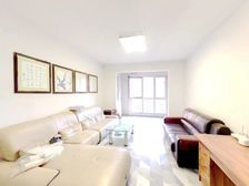 龙城公园,地铁口,好楼层,视野开阔。