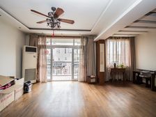 新上降价700万,300平,房东急售,户型房正采光好三露台