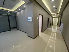 中街商圈 地铁口200米 传媒遗留 正对电梯口 超低价出租