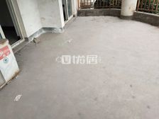 错层 两厅两卫 大三房 大阳台 本小区少有的清水房