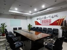 含票!新港500平办公精装带家具 临近港里 位置好