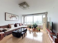 2010年封闭小区,地铁口,大套三,户型方正,停车方便