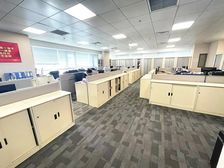 皇姑区甲级写字间 精装240平 带隔断家具 地铁口附近