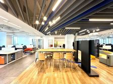 南山科技园!深圳软件产业基地!900平精装带家私年底价格好聊