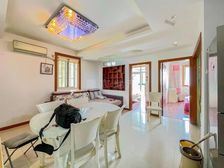 板楼 中间楼层 南向采光好 临地铁 装修好 有电梯