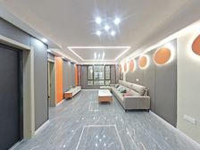 凡尔赛宫高层20多万豪华装修房东亏本卖