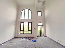 本地中介 急售 中建联排别墅 送南北超大花园 满5年