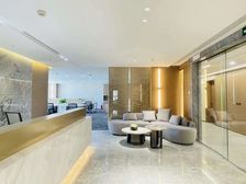 亮马桥商圈 外交办公大楼 精装修带家具 高区正对电梯 特价租