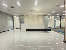 团结湖商圈 瑞辰国际中心 精装修带家具 高区正对电梯 特价