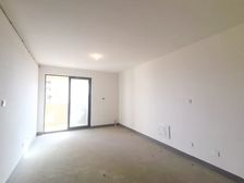 临港新城!在建商场高铁站旁!次新商品房!中间楼层!有钥匙!