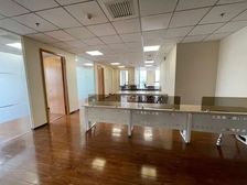 东三环 乐成中心 高区 正对电梯 全新装修带工位 临富力中心