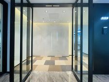 国贸大望路万达广场 自持房源精装带家具 对电梯 南向