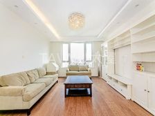 低密度,小区闹中取静,电梯10房平层,位置采光好,急售!