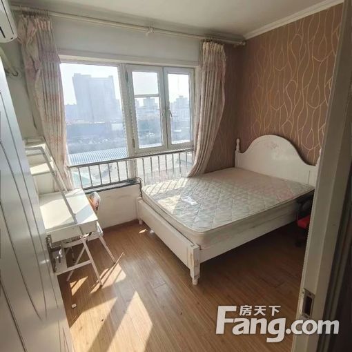 龙泽地铁站龙兴园西区主卧