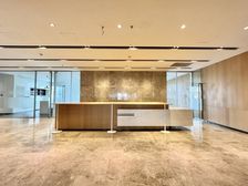 央企华润物业 免租6个月 2000平豪华装修可分租 高使用率