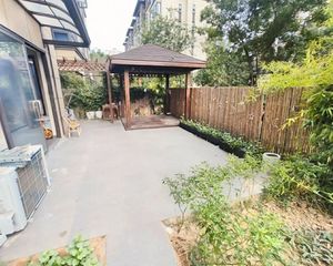 直通地下室 万科公园里一楼带院子 通透3房 位置小区中心