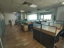 3.4.7镇坪路地铁130平精装双面采光 独立空调 浦发广场