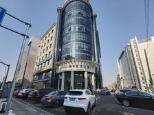 一楼沿街带外摆,可餐饮,宠物咖啡等,门口好停车,适合各行