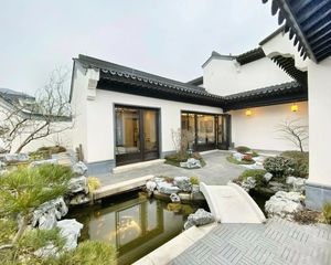 青山湖地铁口中式合院,花园160方,小区中间位置,随时看房!